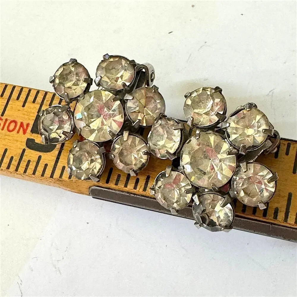 Daisy Weiss Sparkling Rhinestone Silver Vintage Flower Earrings Clip .75 in